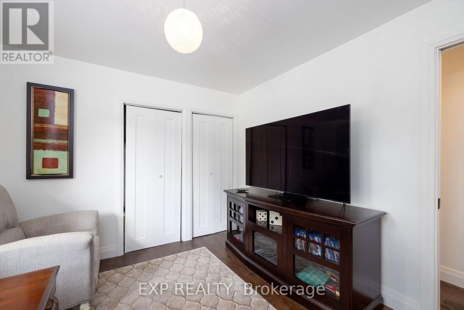 238 MINNIE STREET Image 16