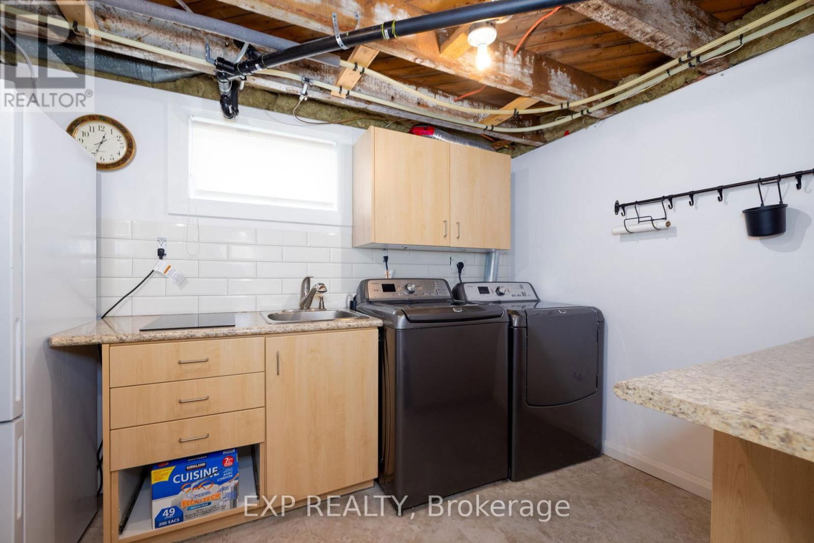 238 MINNIE STREET Image 27
