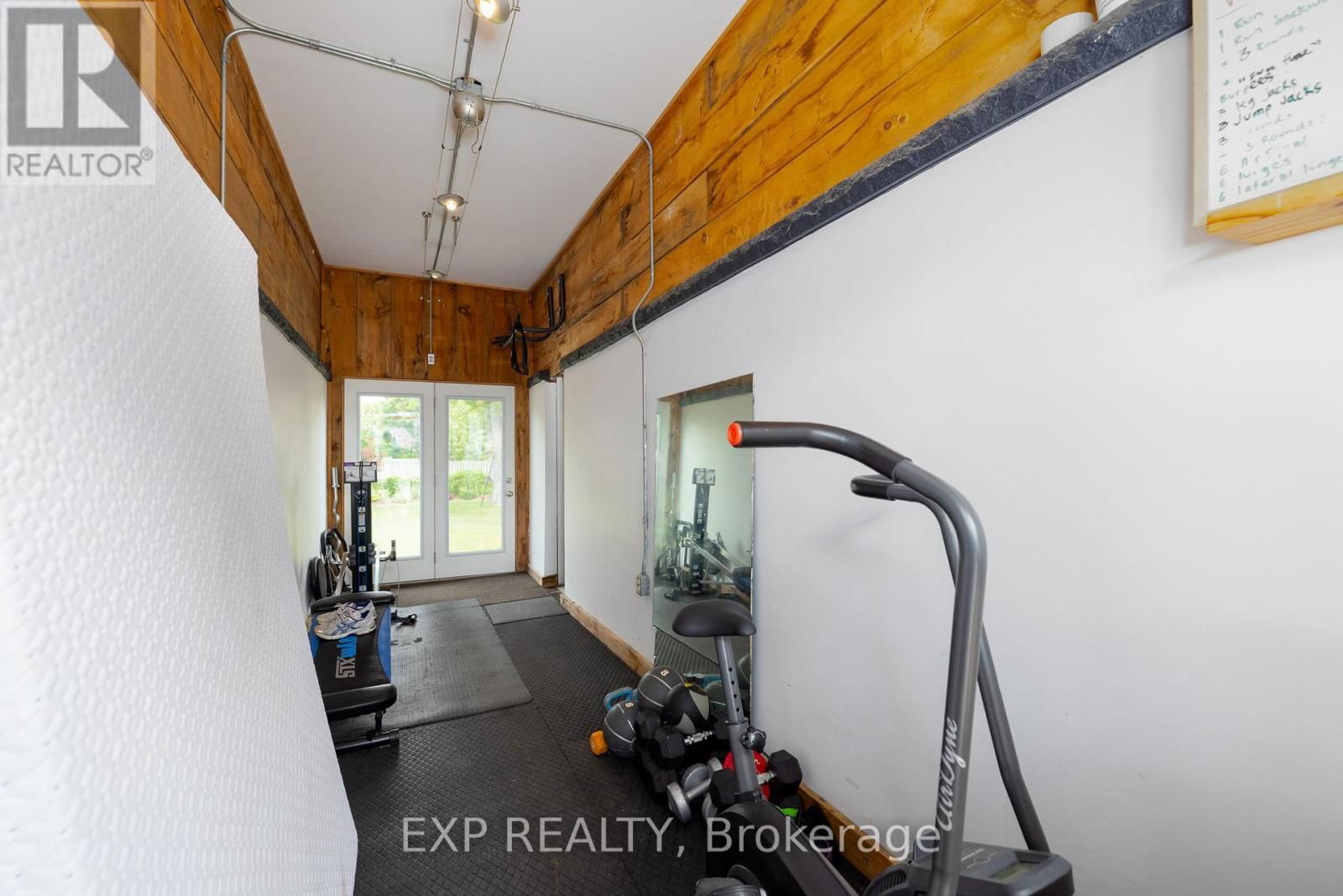 238 MINNIE STREET Image 30