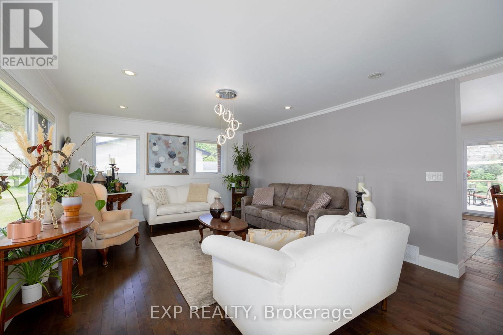 238 MINNIE STREET Image 4