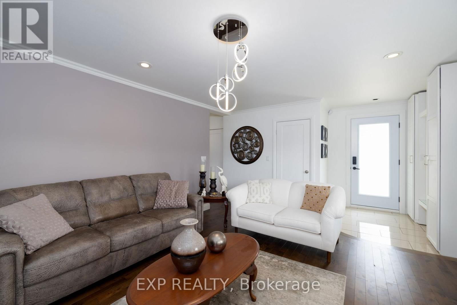 238 MINNIE STREET Image 5