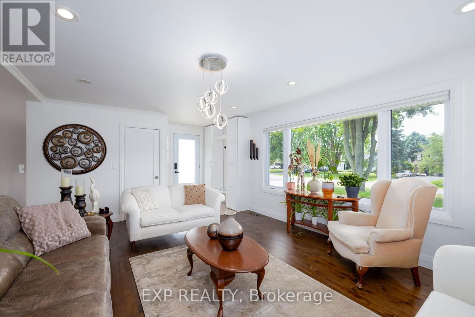 238 MINNIE STREET Image 6