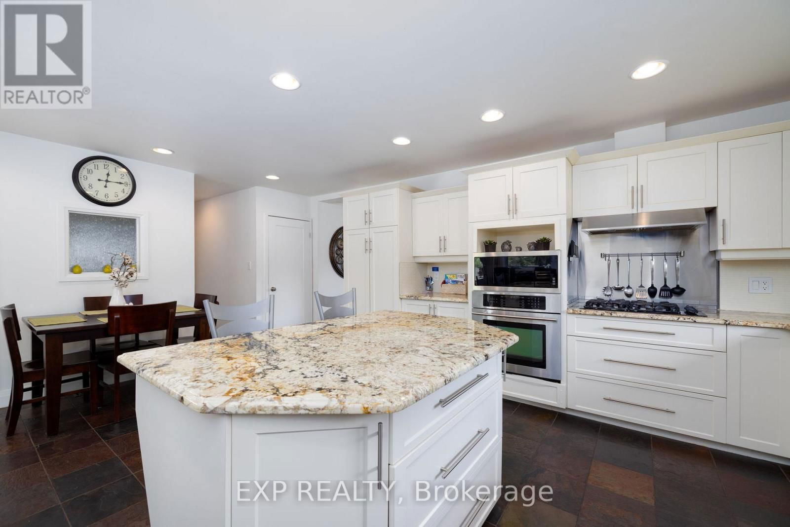 238 MINNIE STREET Image 9