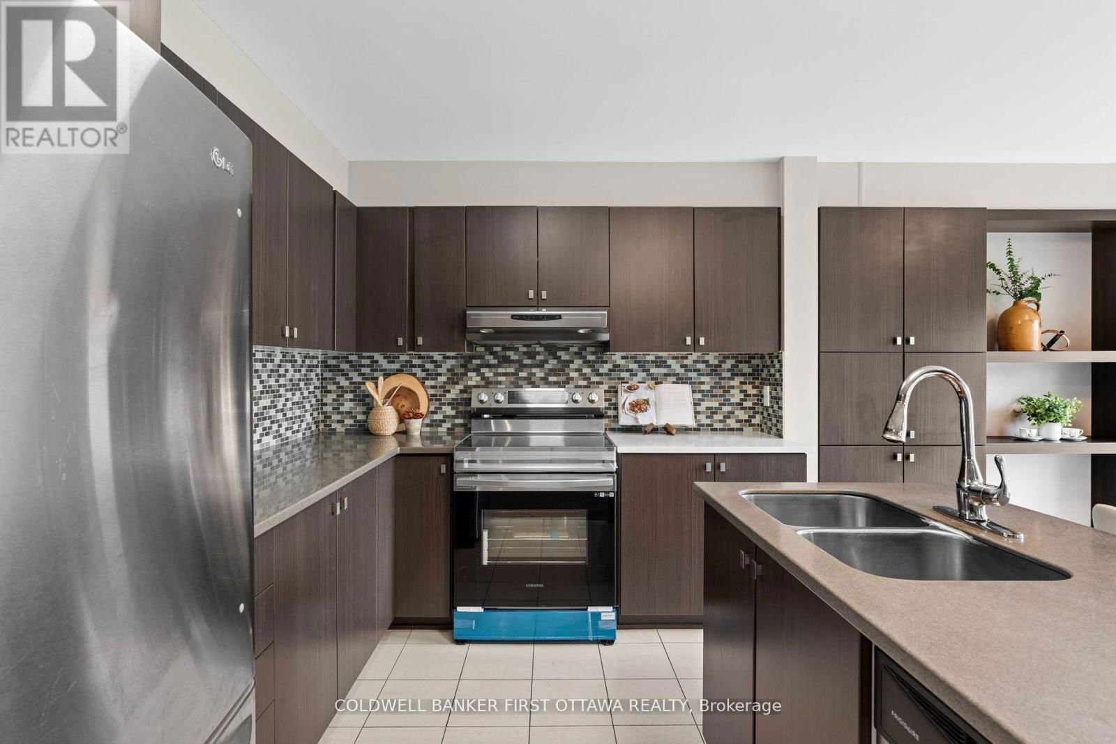 2459 ESPRIT DRIVE Image 14
