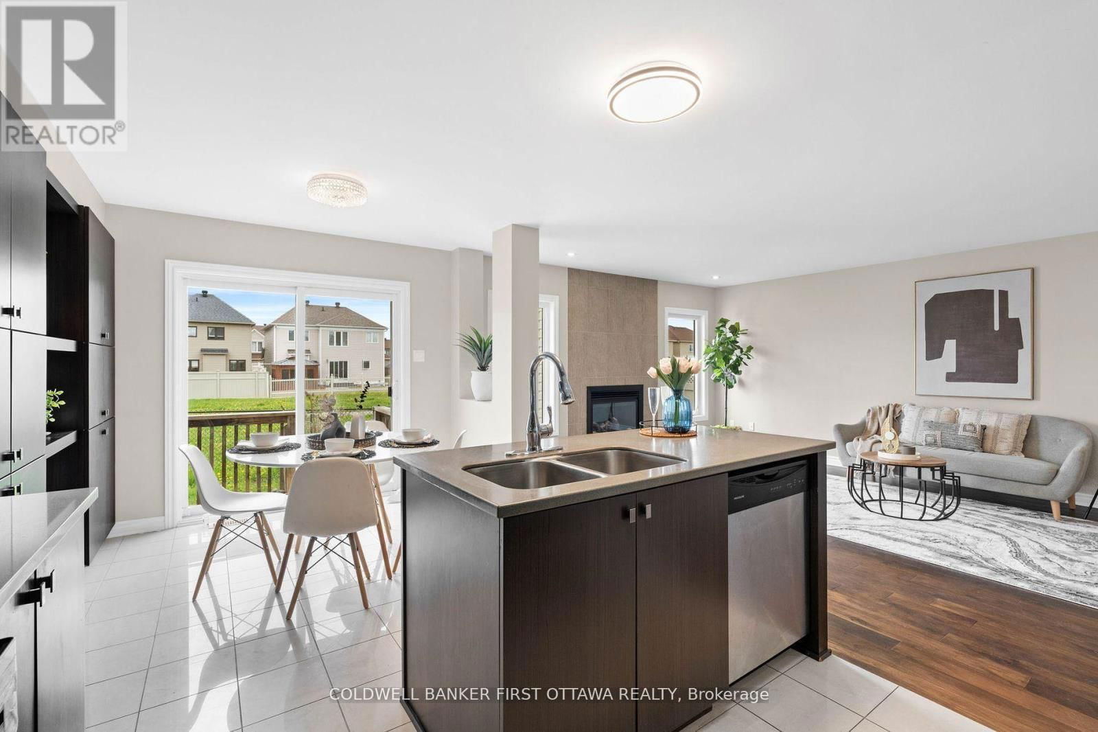 2459 ESPRIT DRIVE Image 15