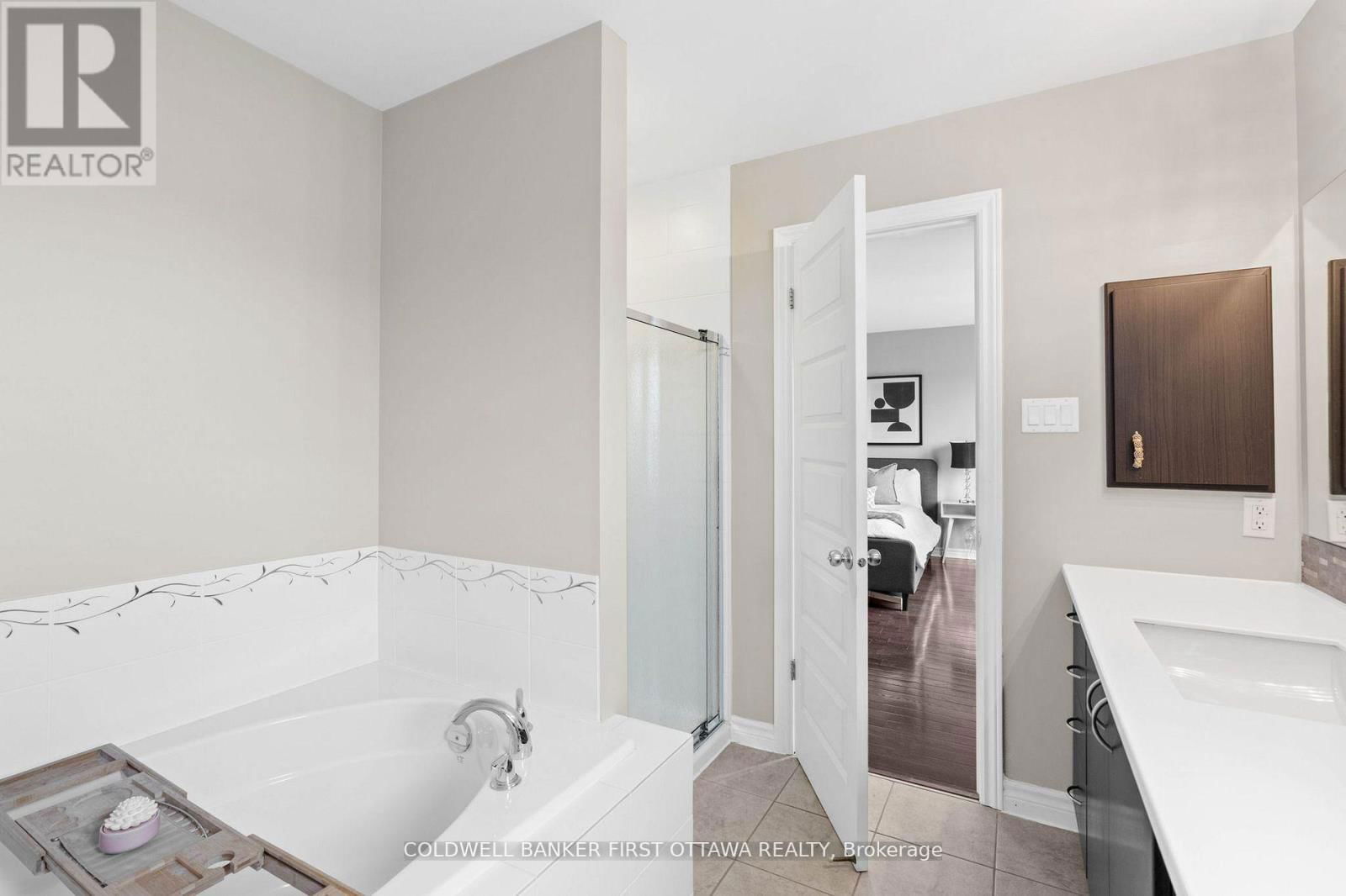 2459 ESPRIT DRIVE Image 23