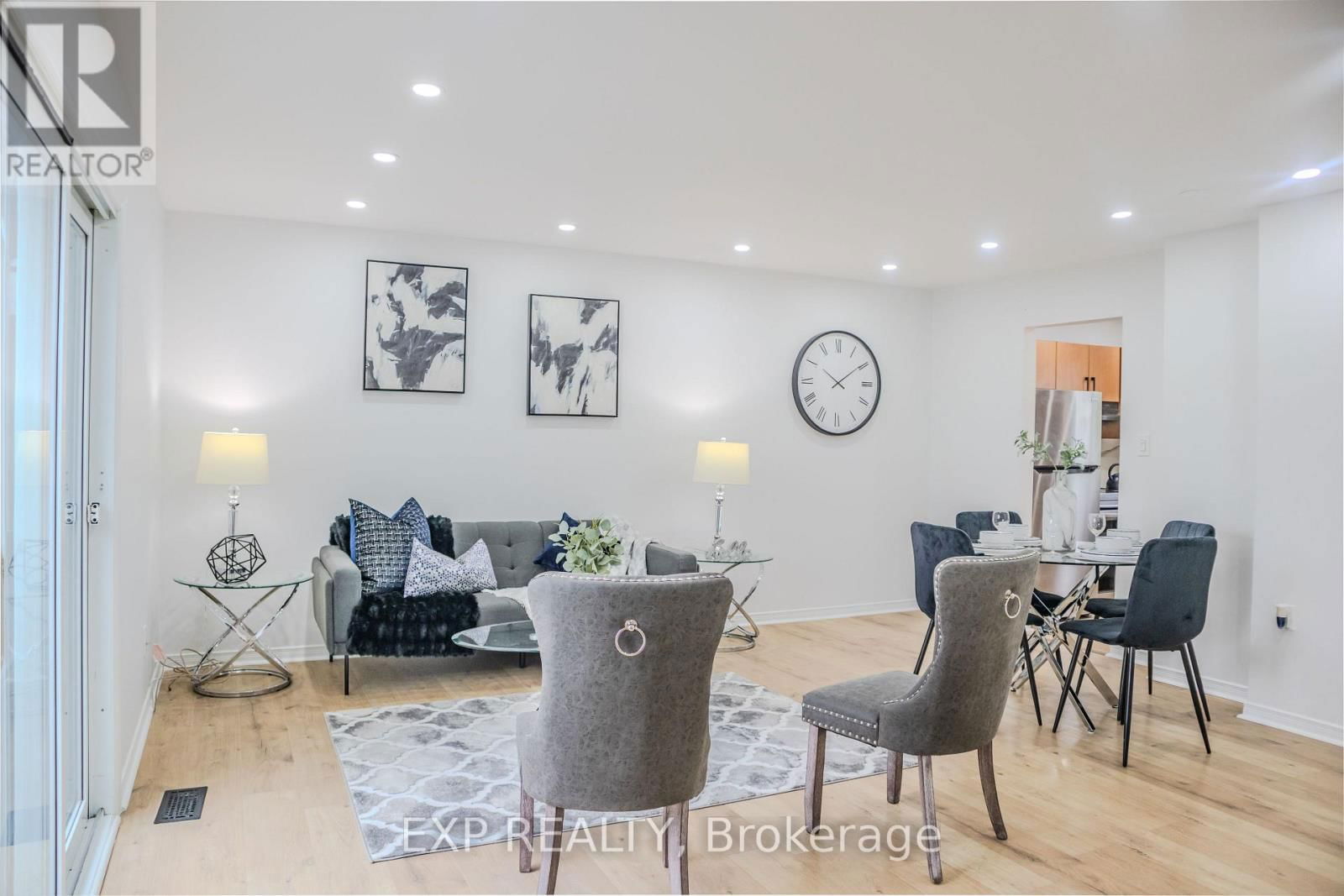 3 - 249 CAMELOT COURT Image 1