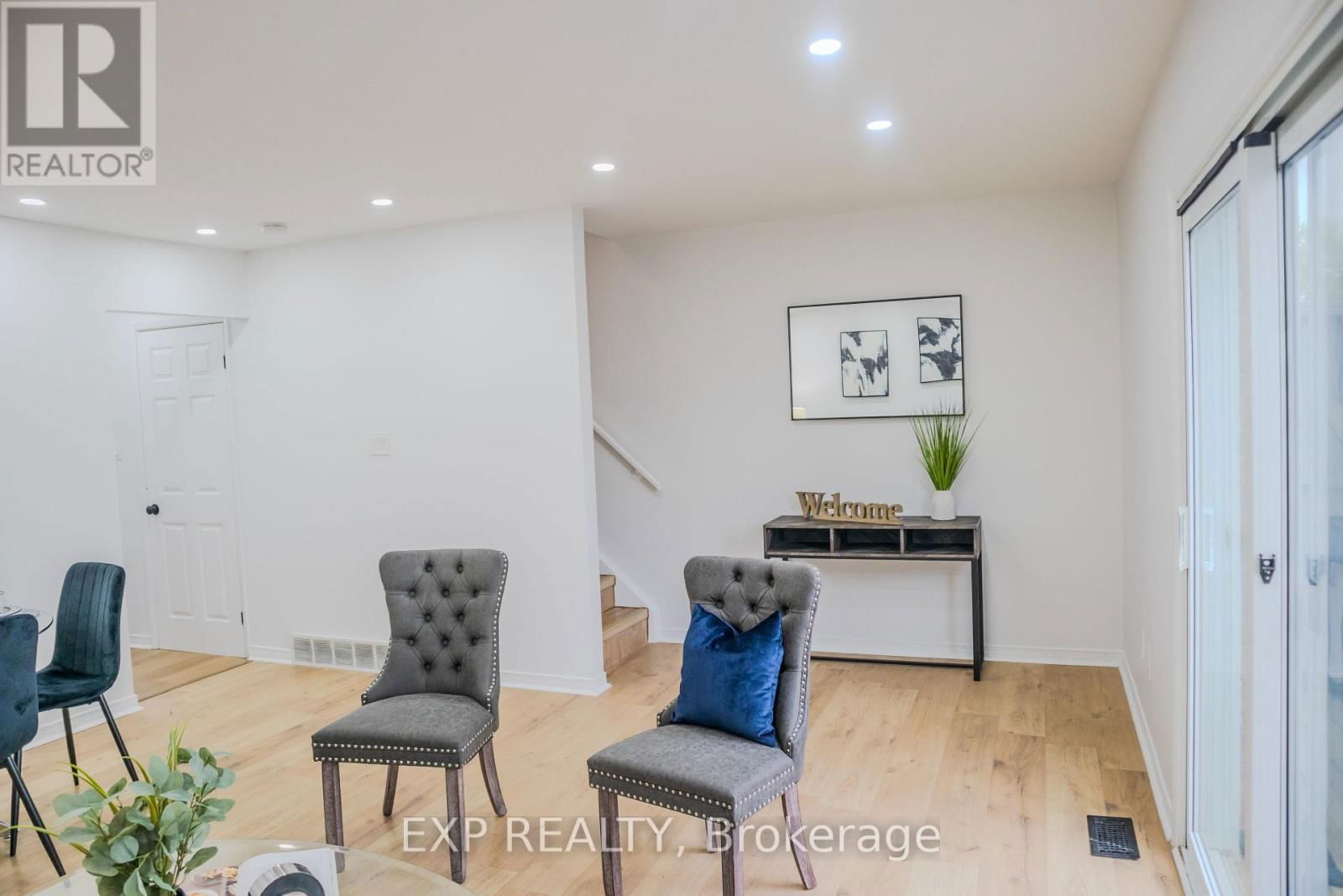 3 - 249 CAMELOT COURT Image 14
