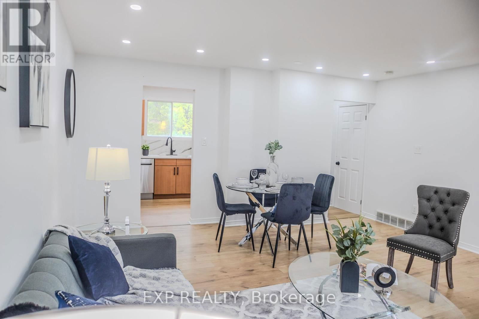 3 - 249 CAMELOT COURT Image 16