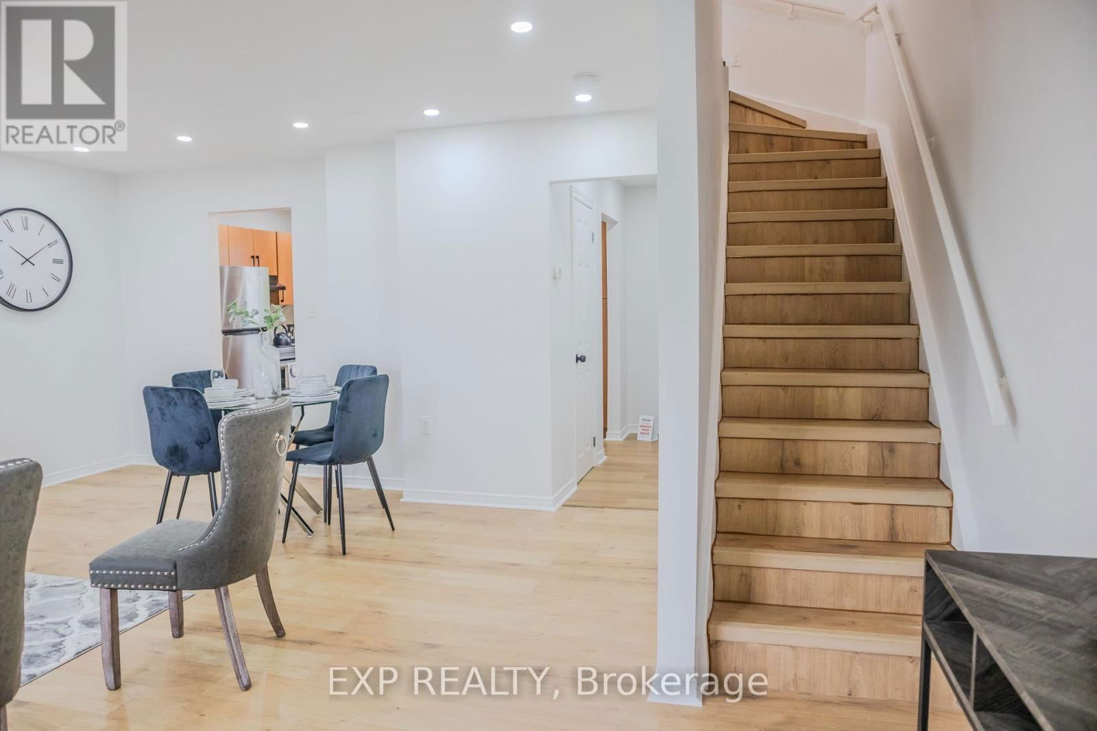 3 - 249 CAMELOT COURT Image 19