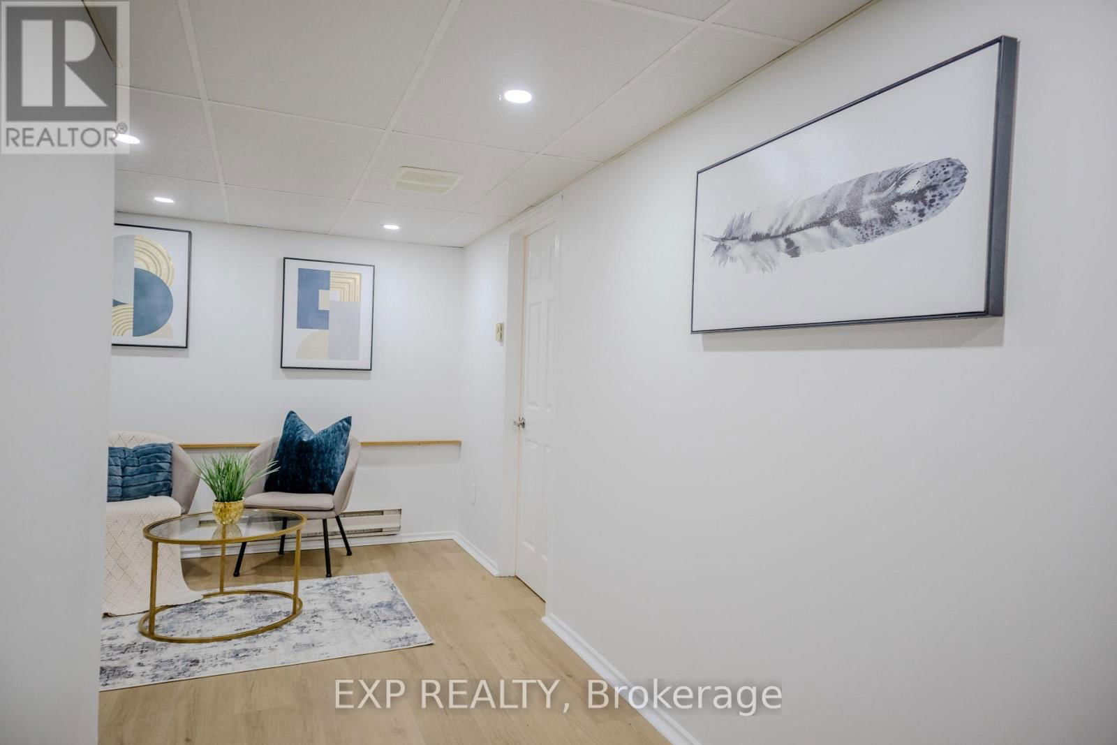 3 - 249 CAMELOT COURT Image 36