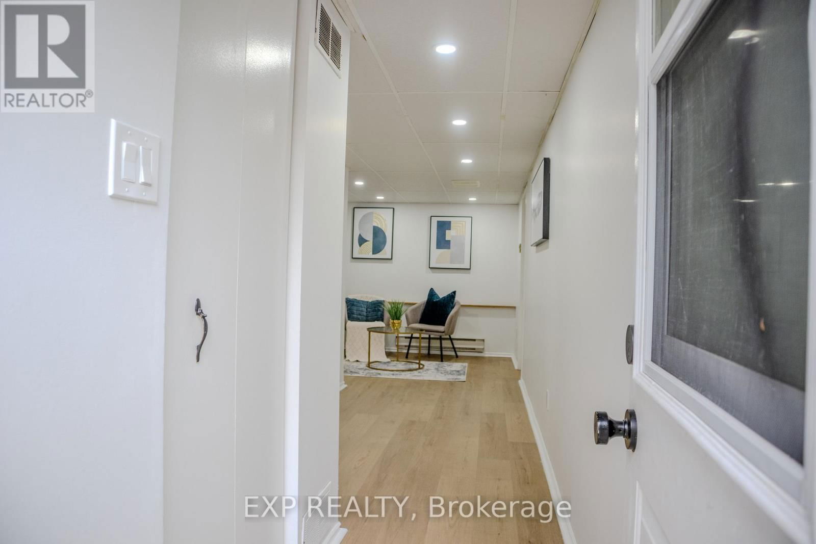 3 - 249 CAMELOT COURT Image 40