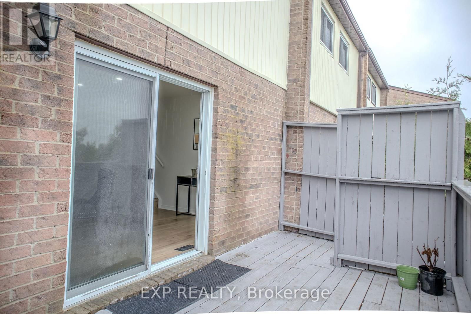3 - 249 CAMELOT COURT Image 42
