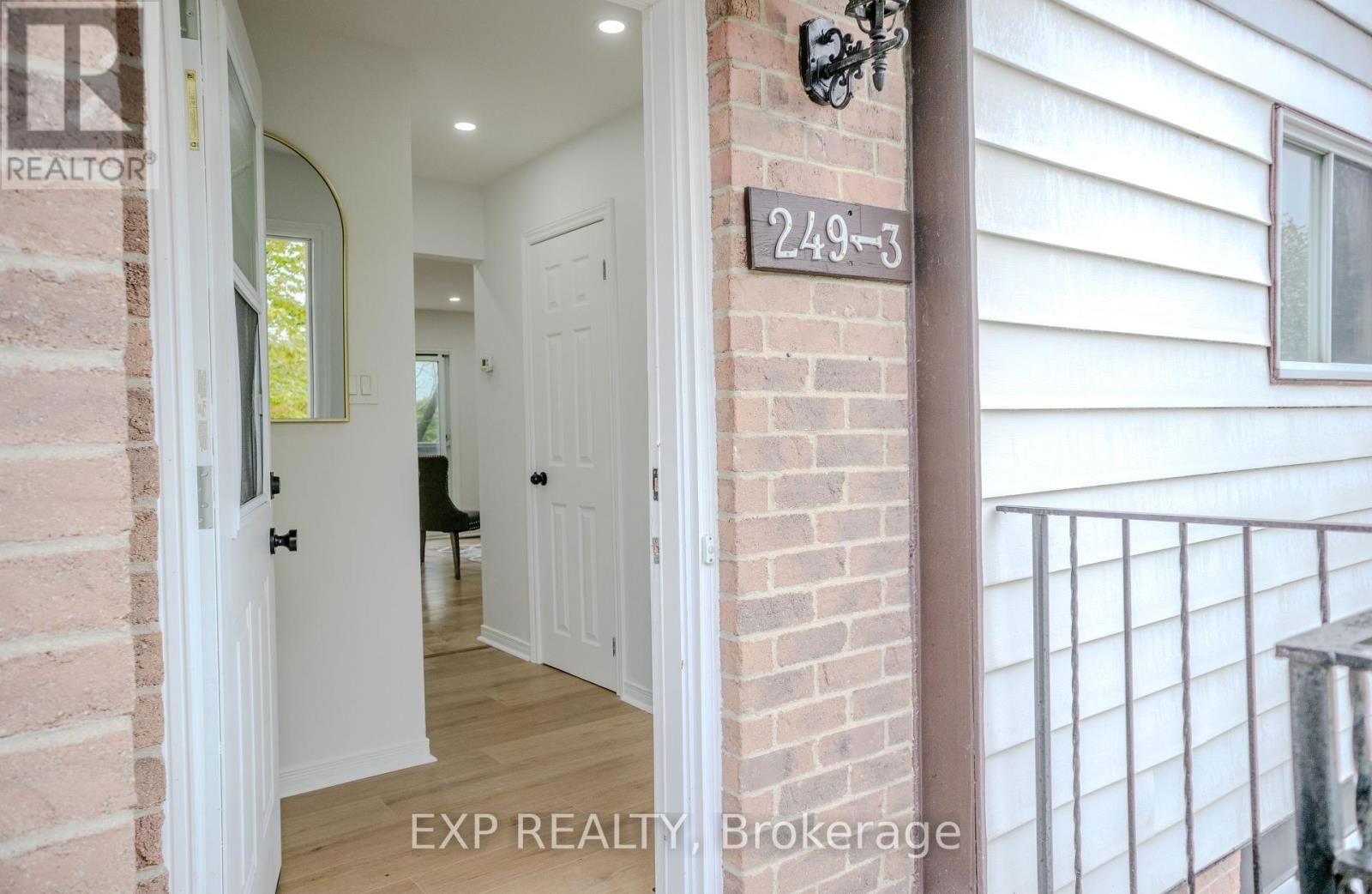3 - 249 CAMELOT COURT Image 6
