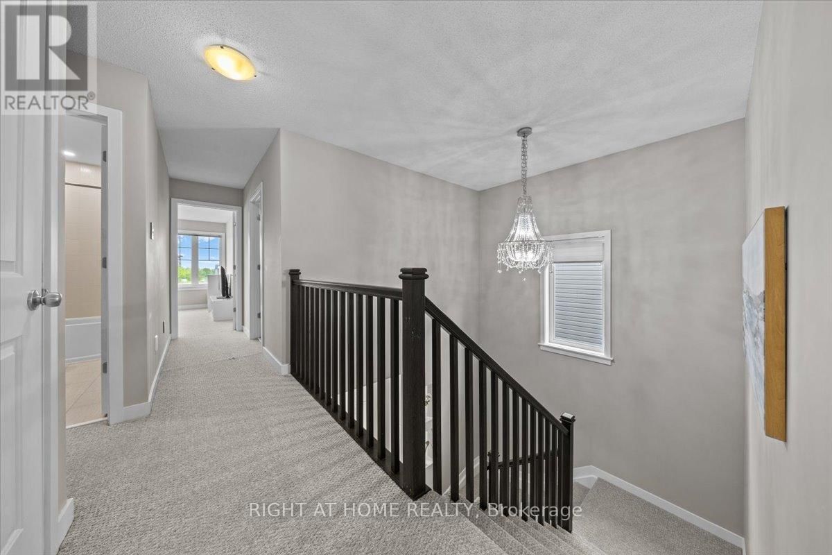 319 OXER PLACE Image 15