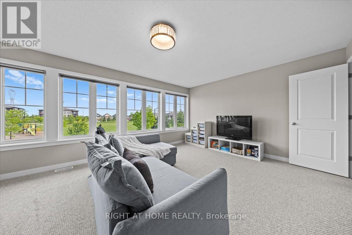 319 OXER PLACE Image 17