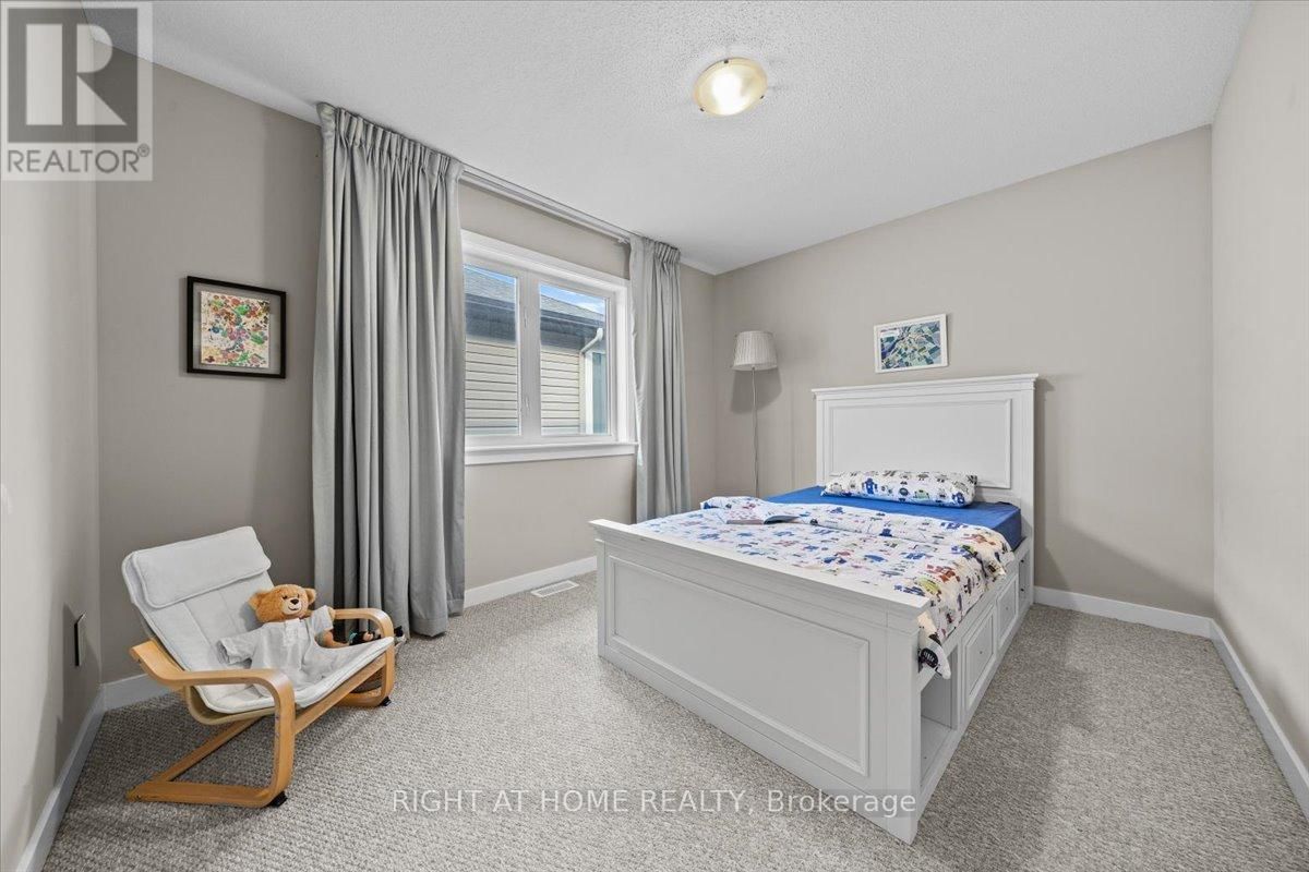 319 OXER PLACE Image 19