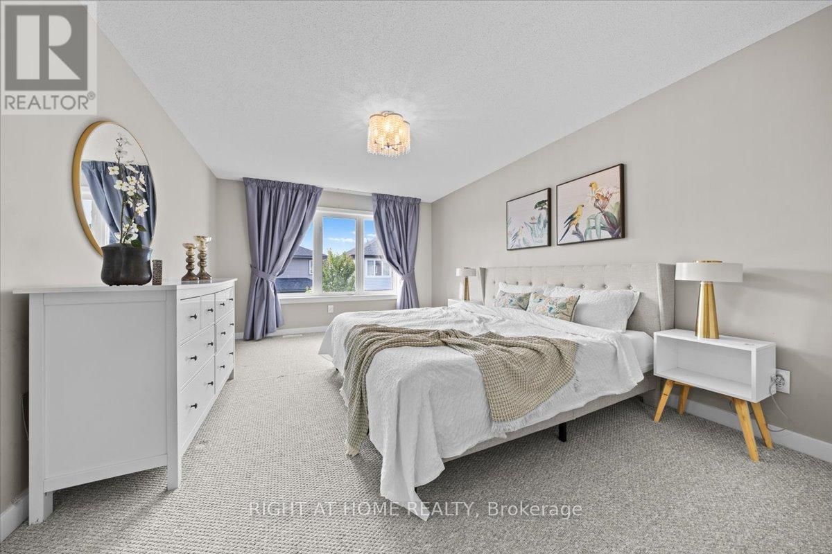 319 OXER PLACE Image 22