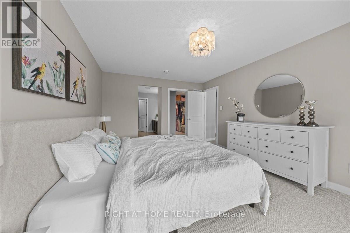 319 OXER PLACE Image 23