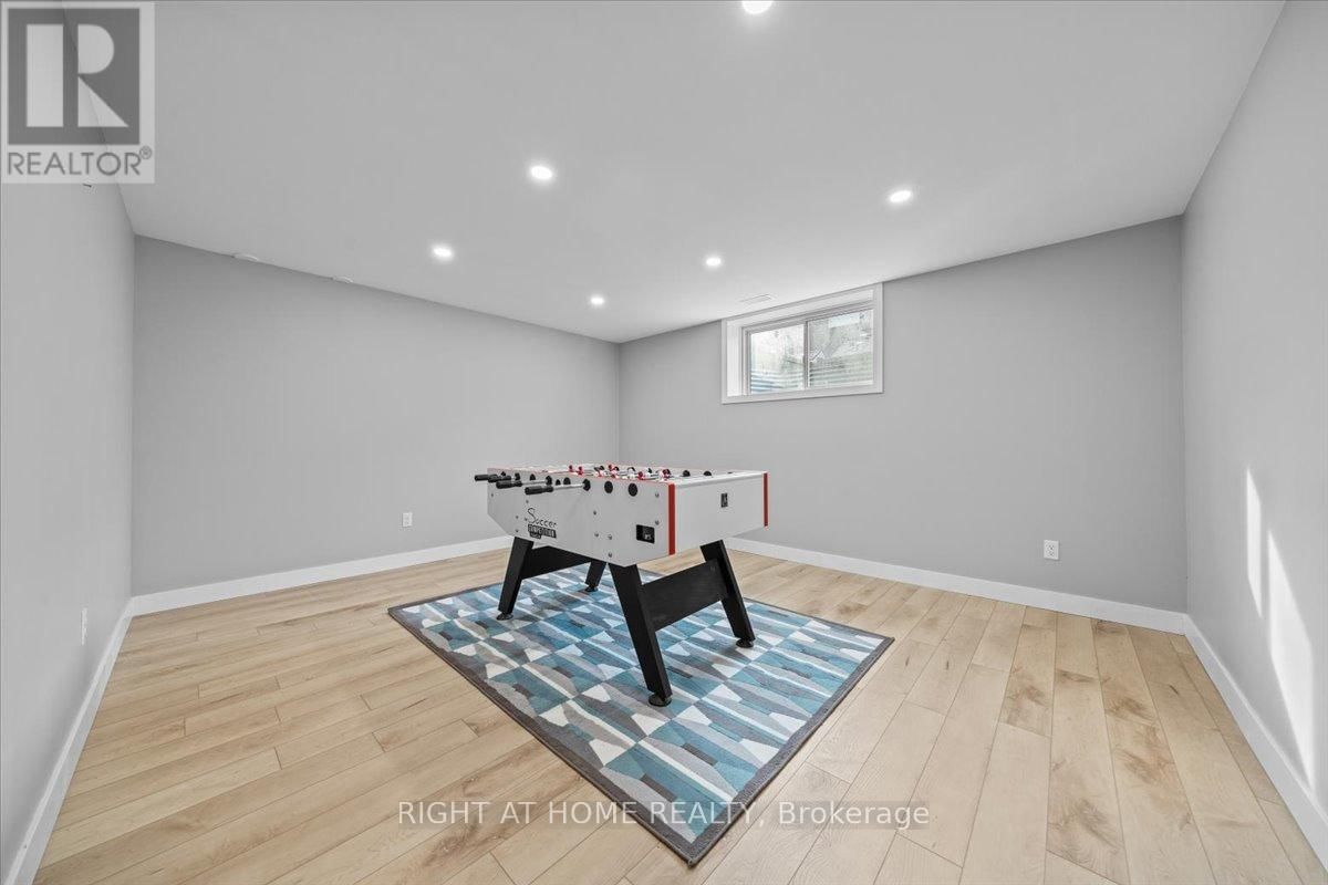 319 OXER PLACE Image 28