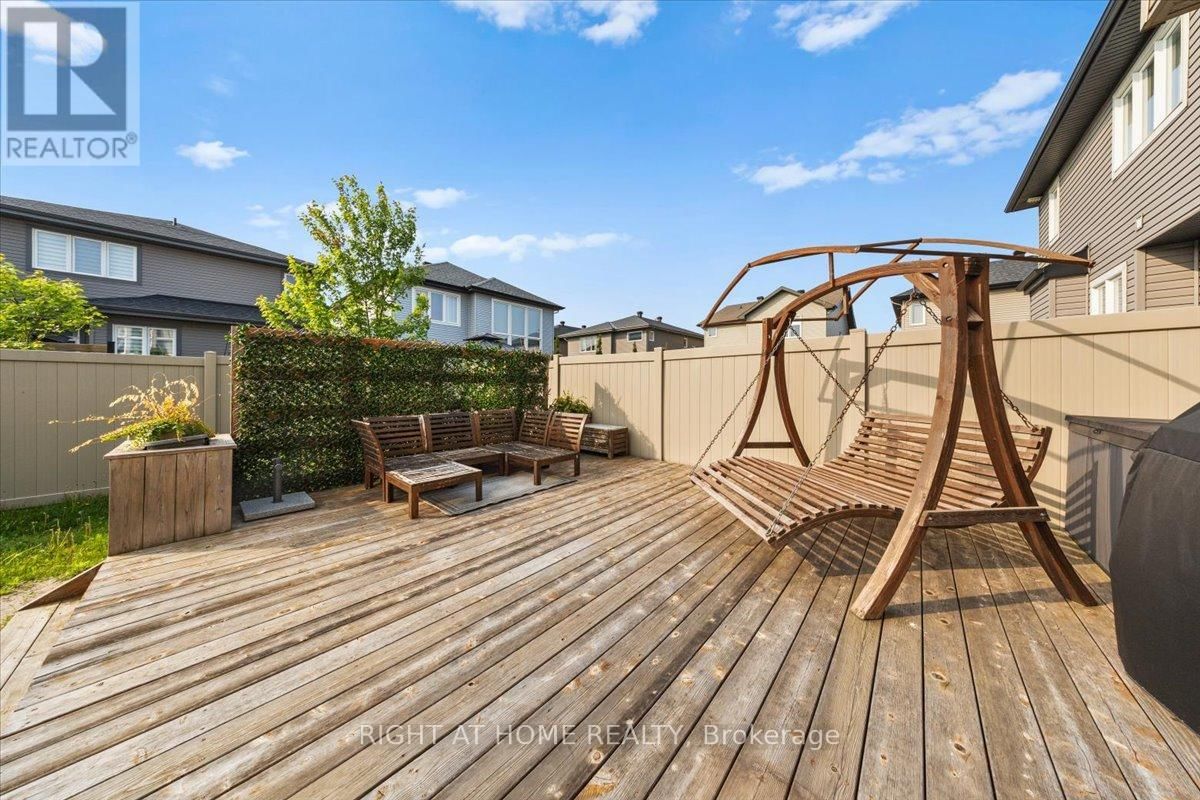 319 OXER PLACE Image 31
