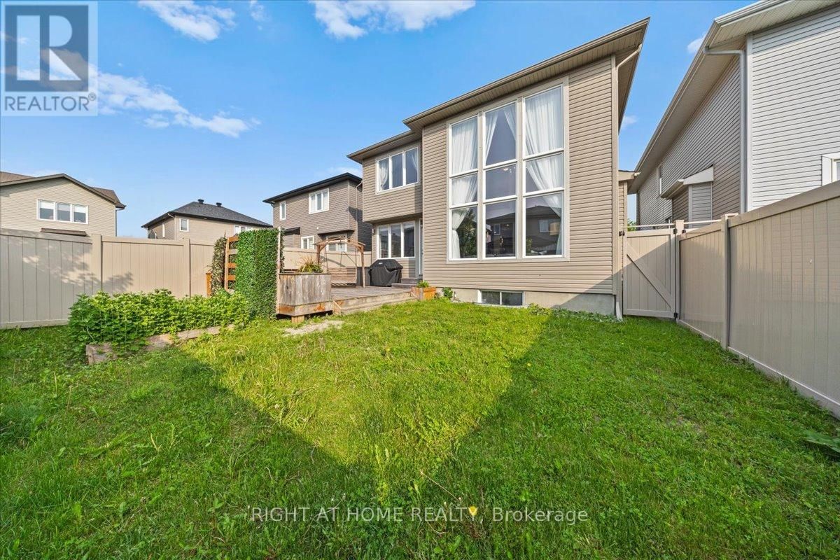 319 OXER PLACE Image 32