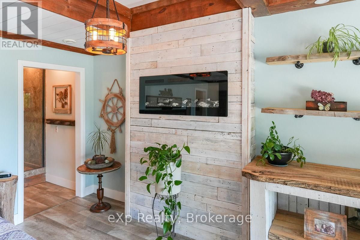 149 MALLORY BEACH ROAD Image 11