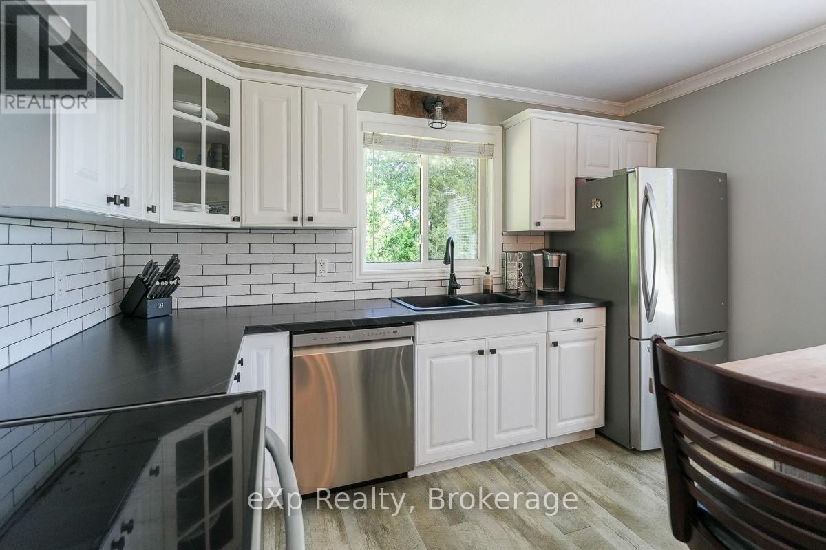 149 MALLORY BEACH ROAD Image 23