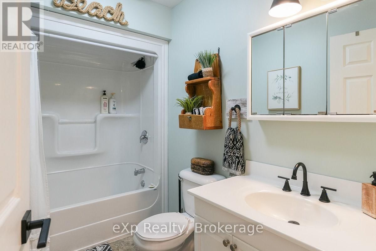 149 MALLORY BEACH ROAD Image 30