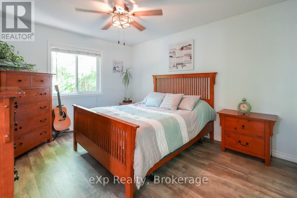 149 MALLORY BEACH ROAD Image 32