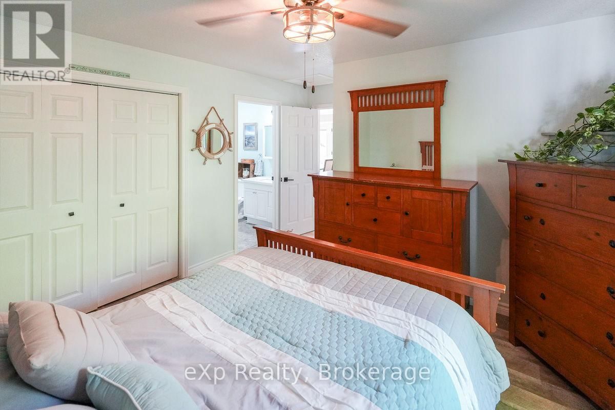 149 MALLORY BEACH ROAD Image 33