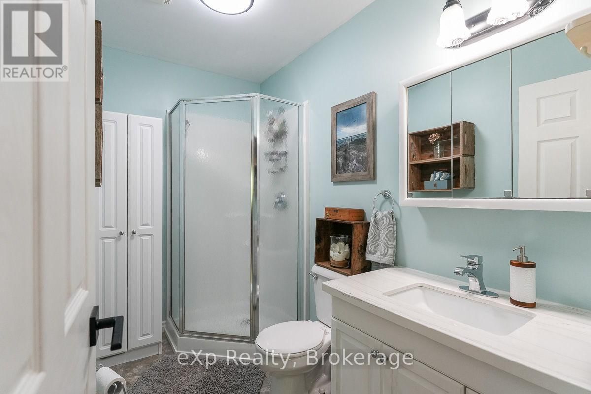 149 MALLORY BEACH ROAD Image 34