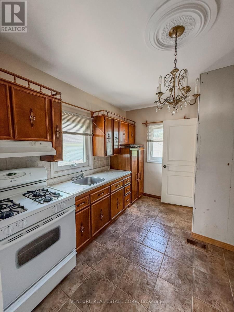177 GORDON STREET Image 13