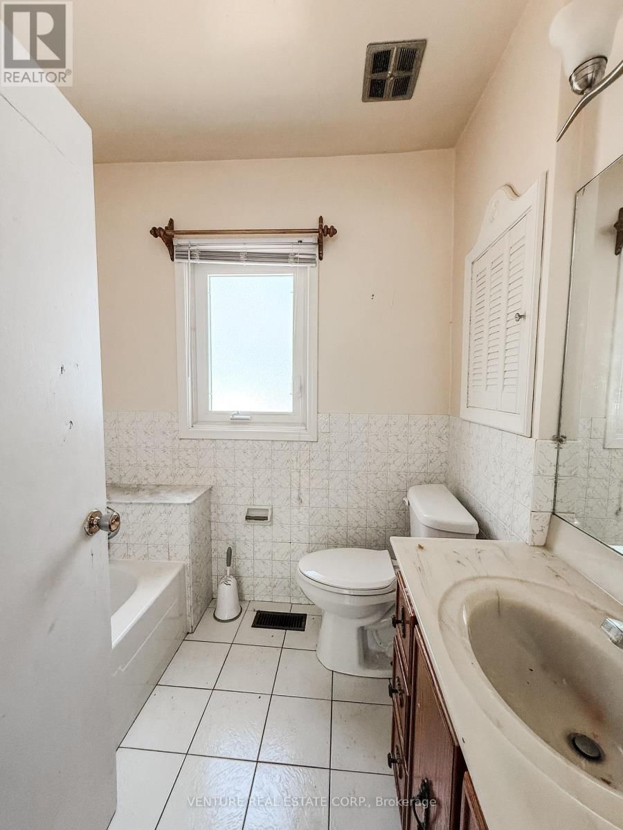 177 GORDON STREET Image 16