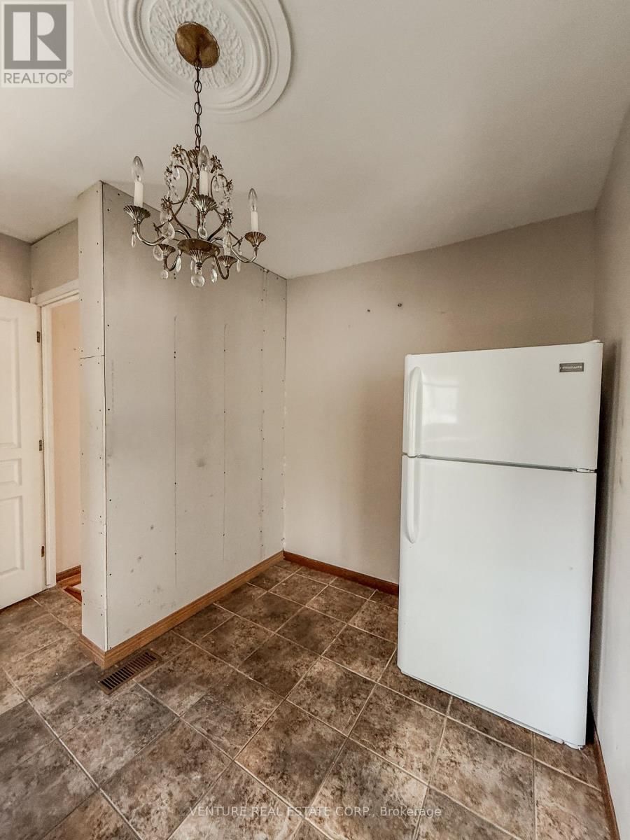 177 GORDON STREET Image 21