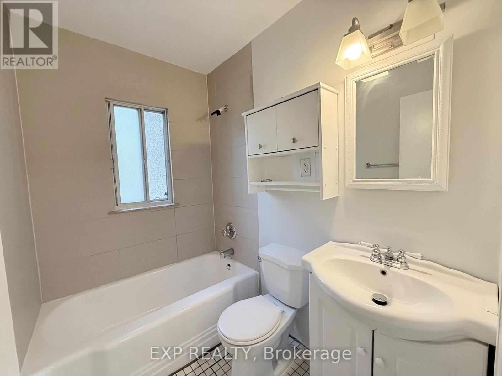 Unit #2 - 96 ONTARIO STREET Image 16