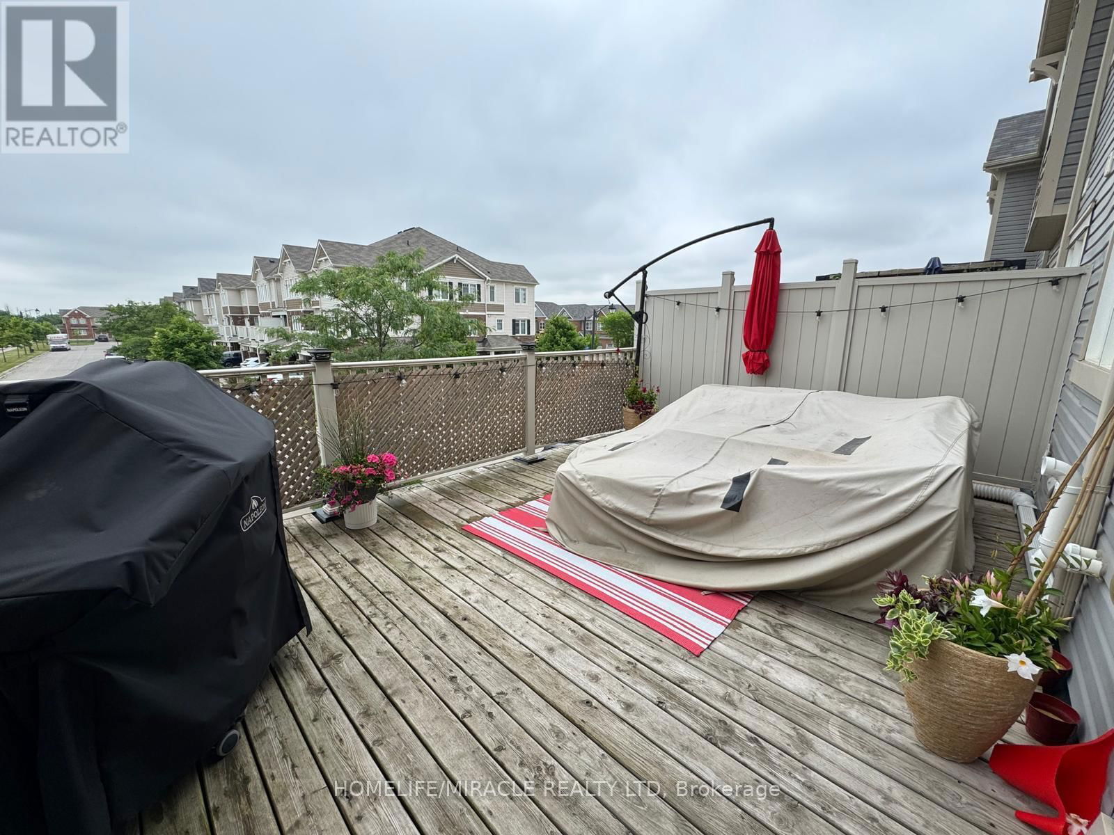 36 OUTLOOK TERRACE Image 14