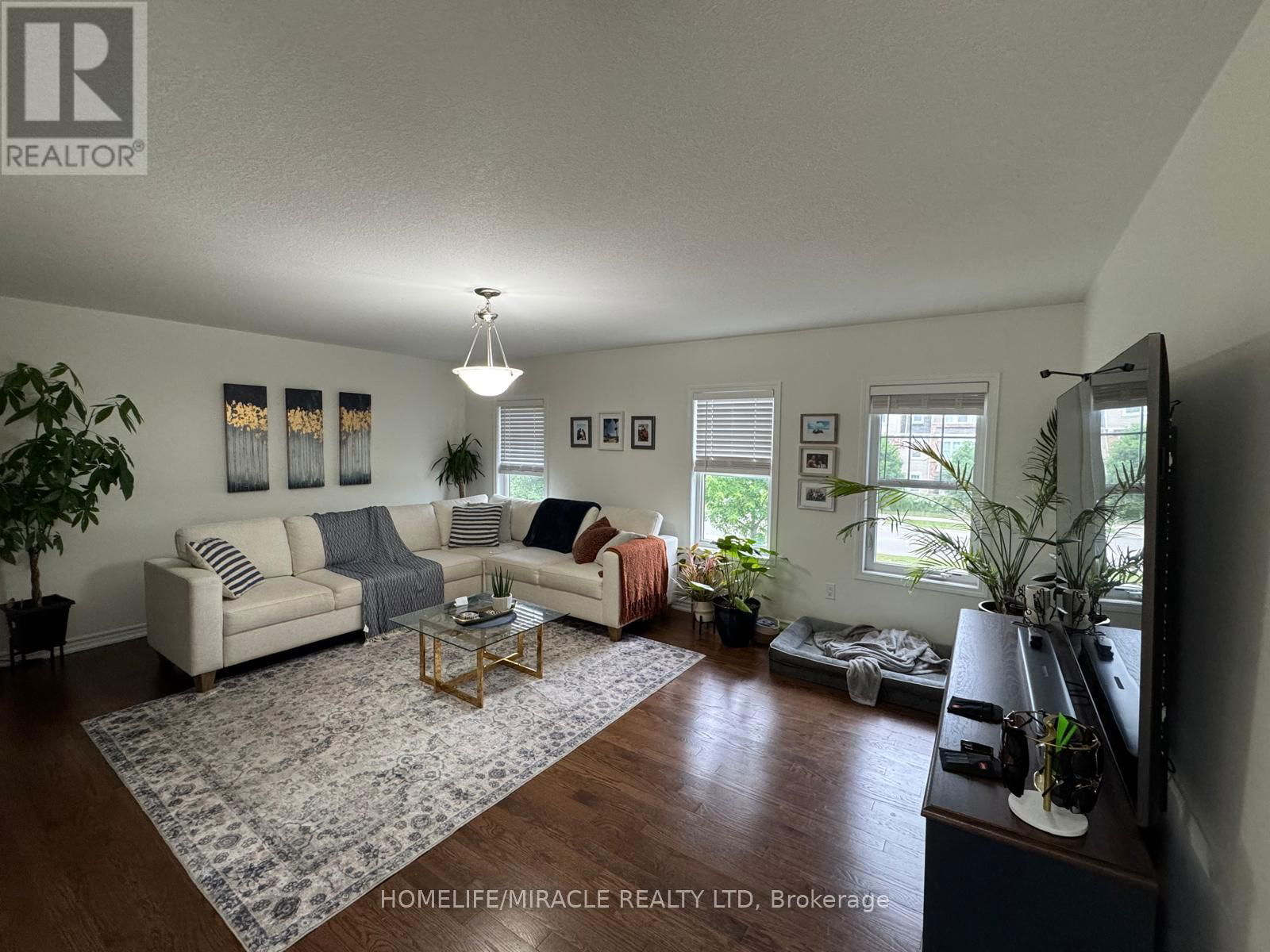 36 OUTLOOK TERRACE Image 6