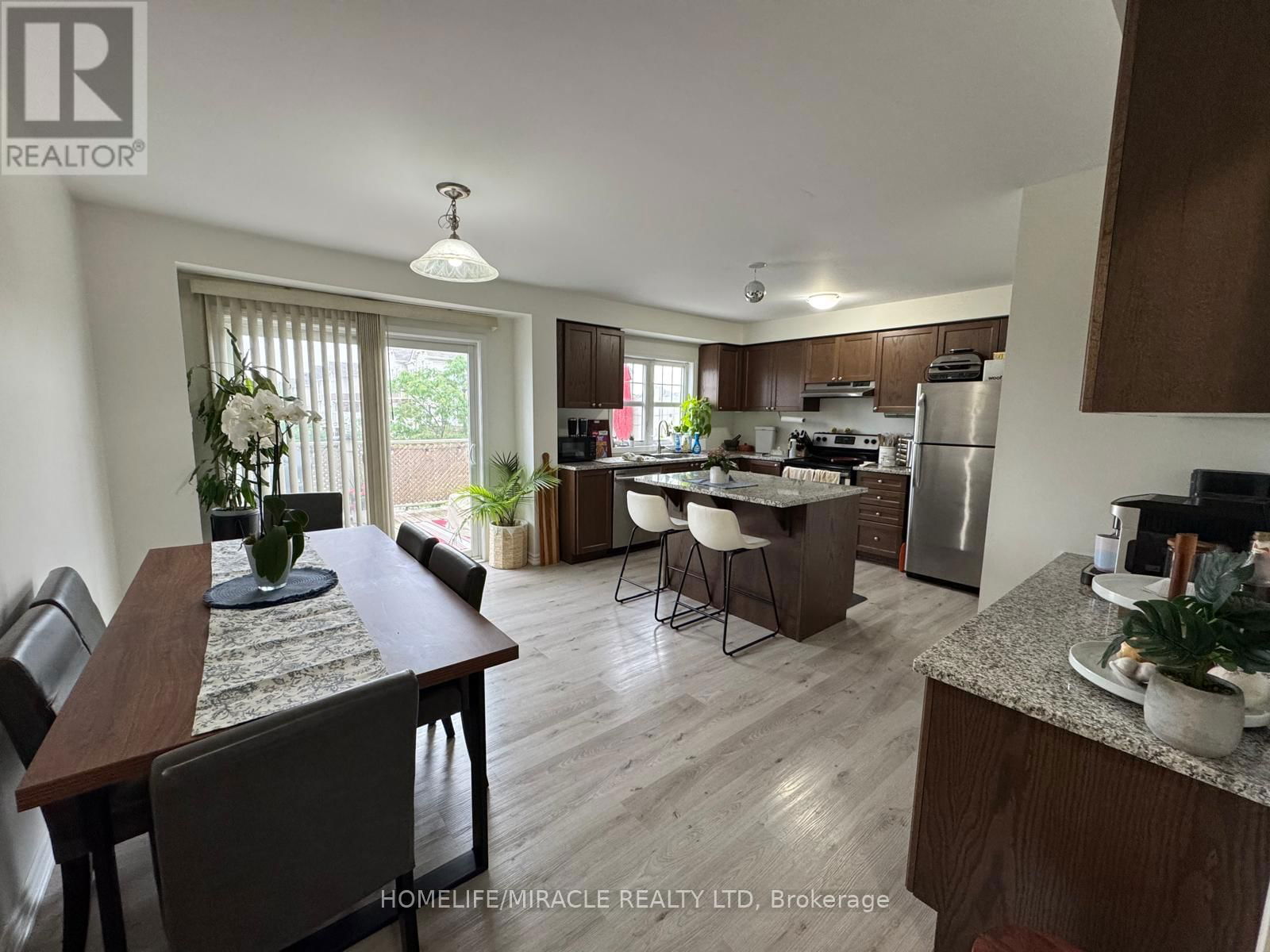 36 OUTLOOK TERRACE Image 7