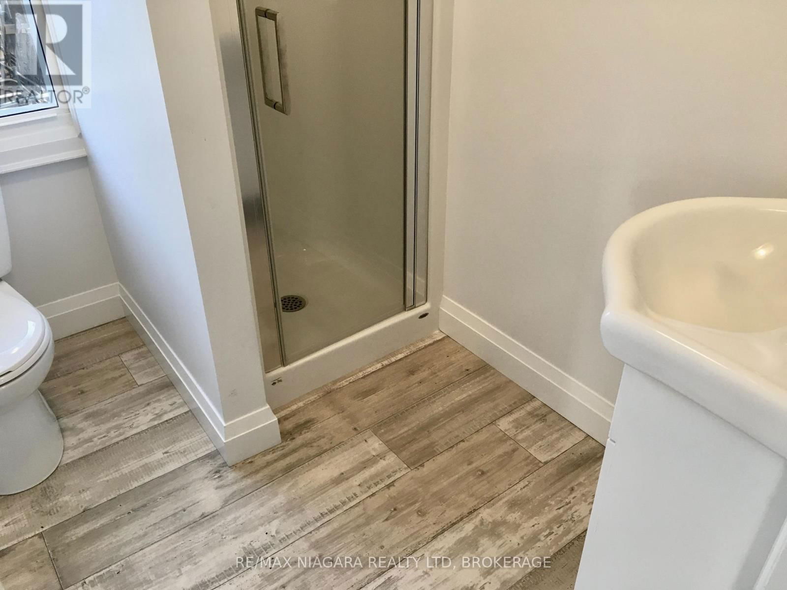 Rear Unit - 163 WELLAND AVENUE Image 10