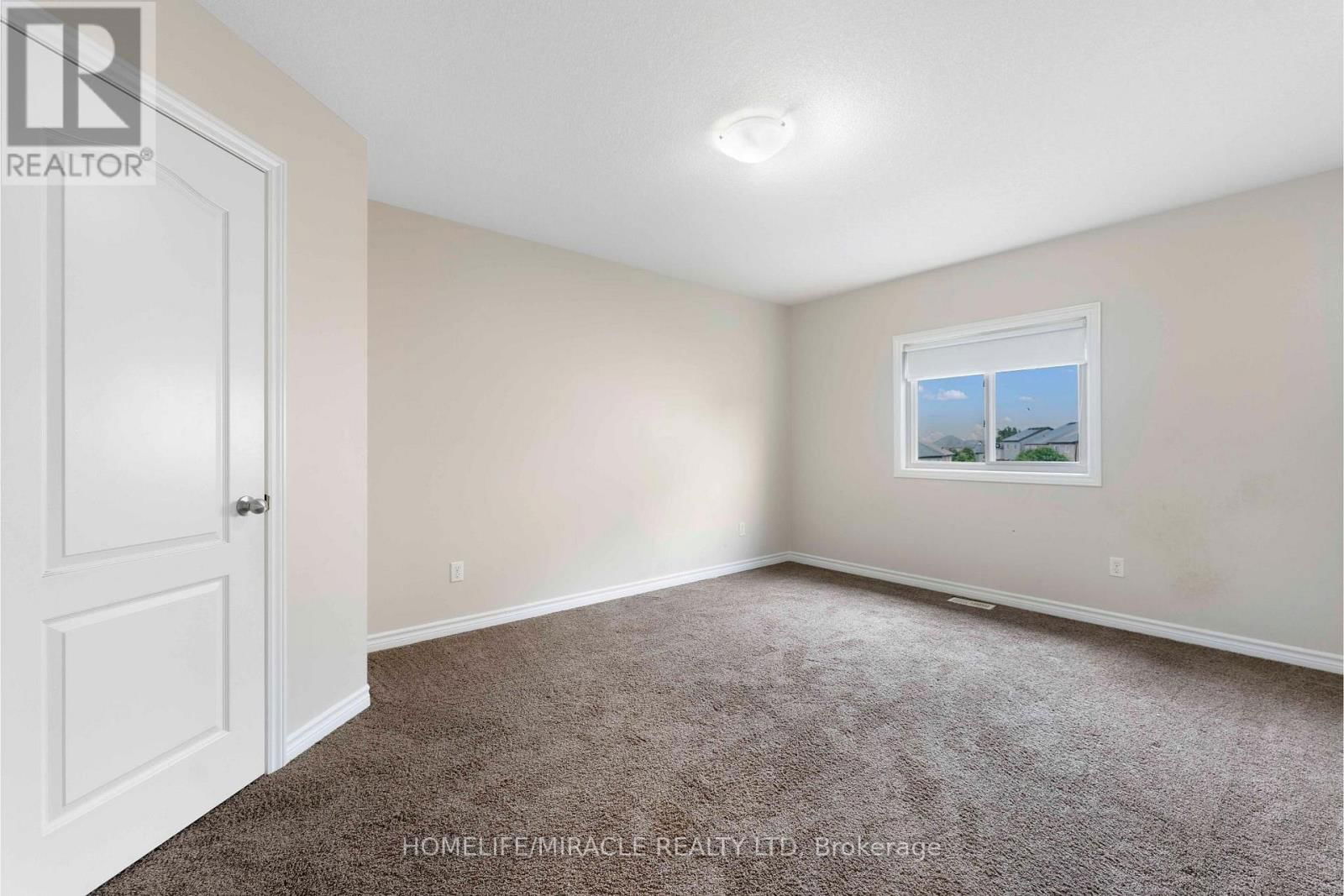 6 POMPEII STREET Image 31