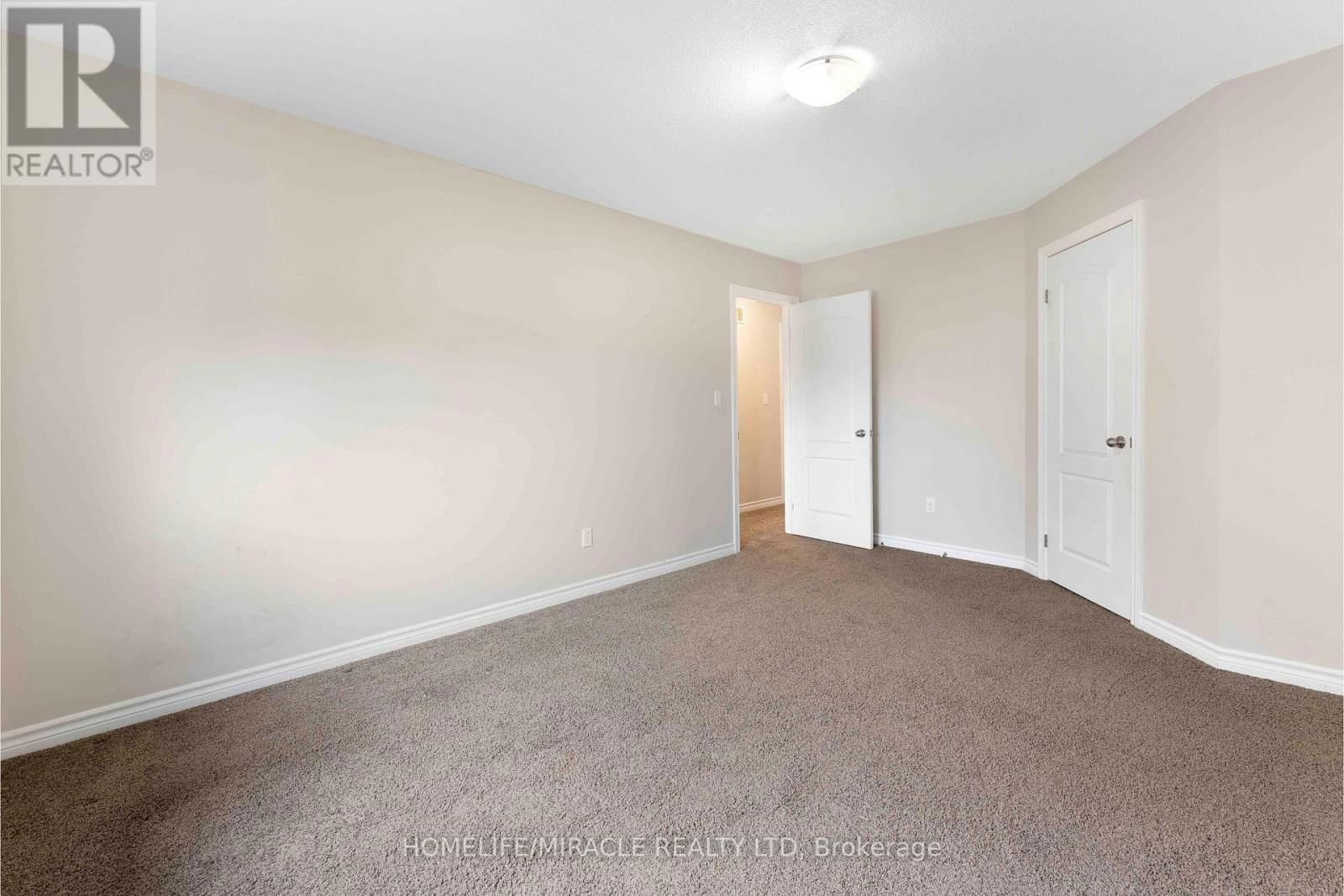 6 POMPEII STREET Image 32