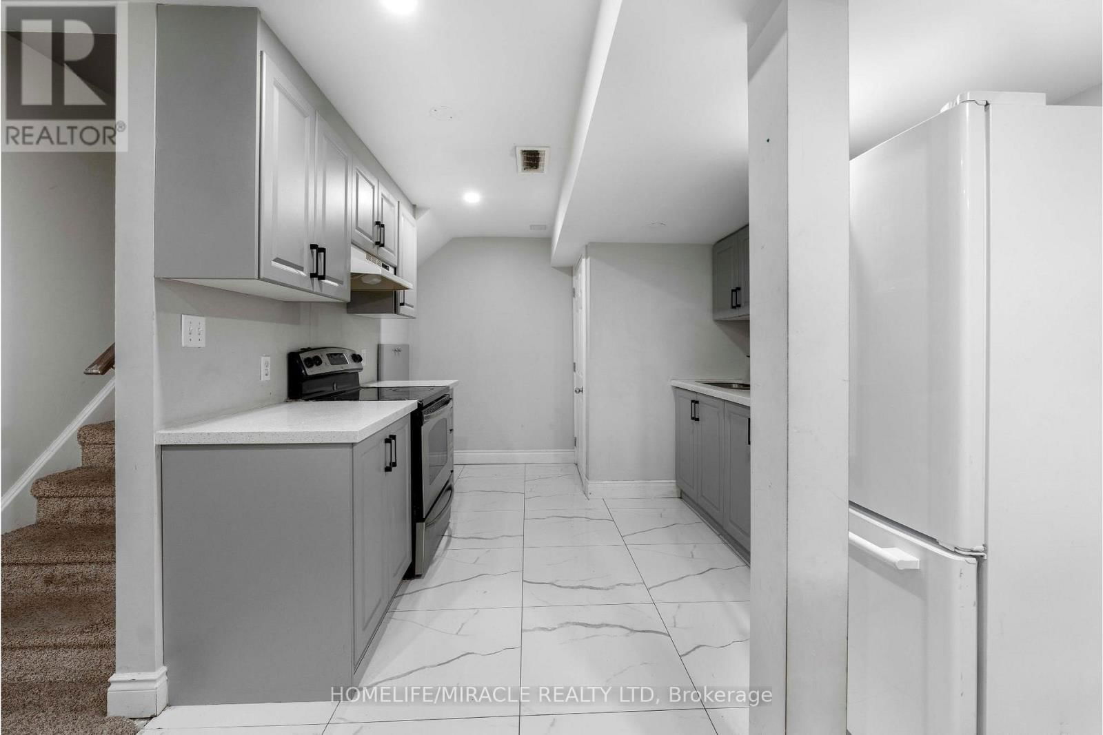 6 POMPEII STREET Image 34