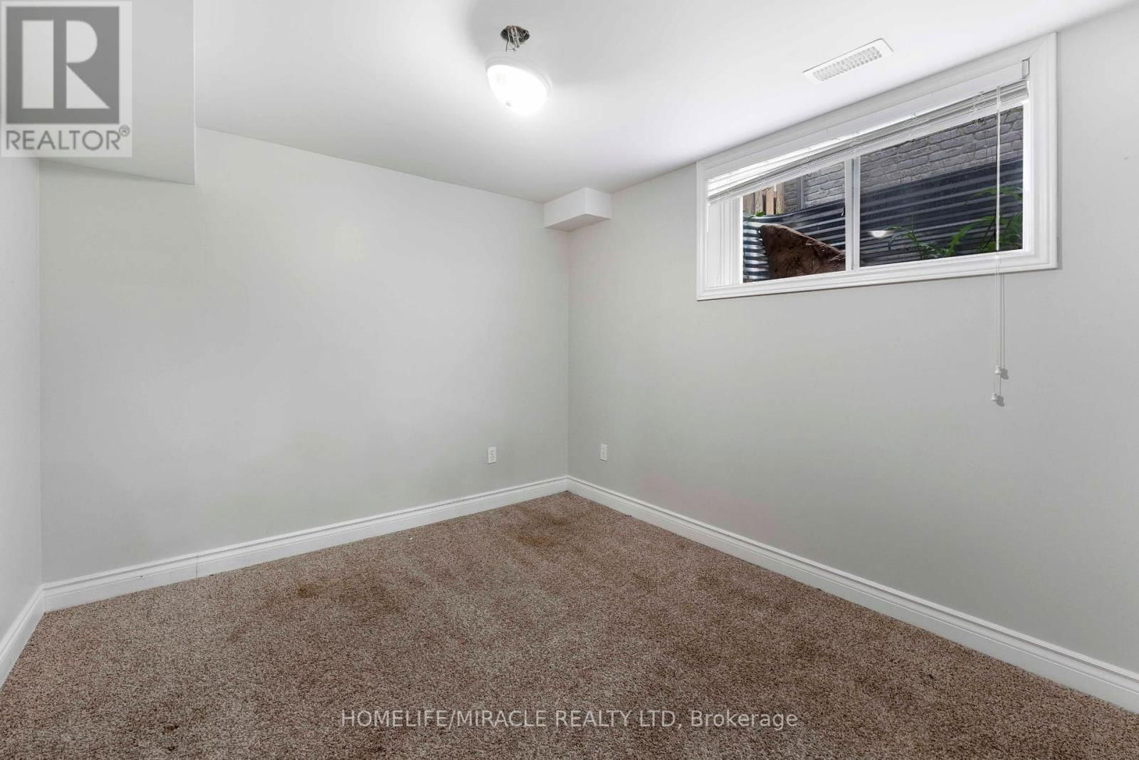 6 POMPEII STREET Image 37