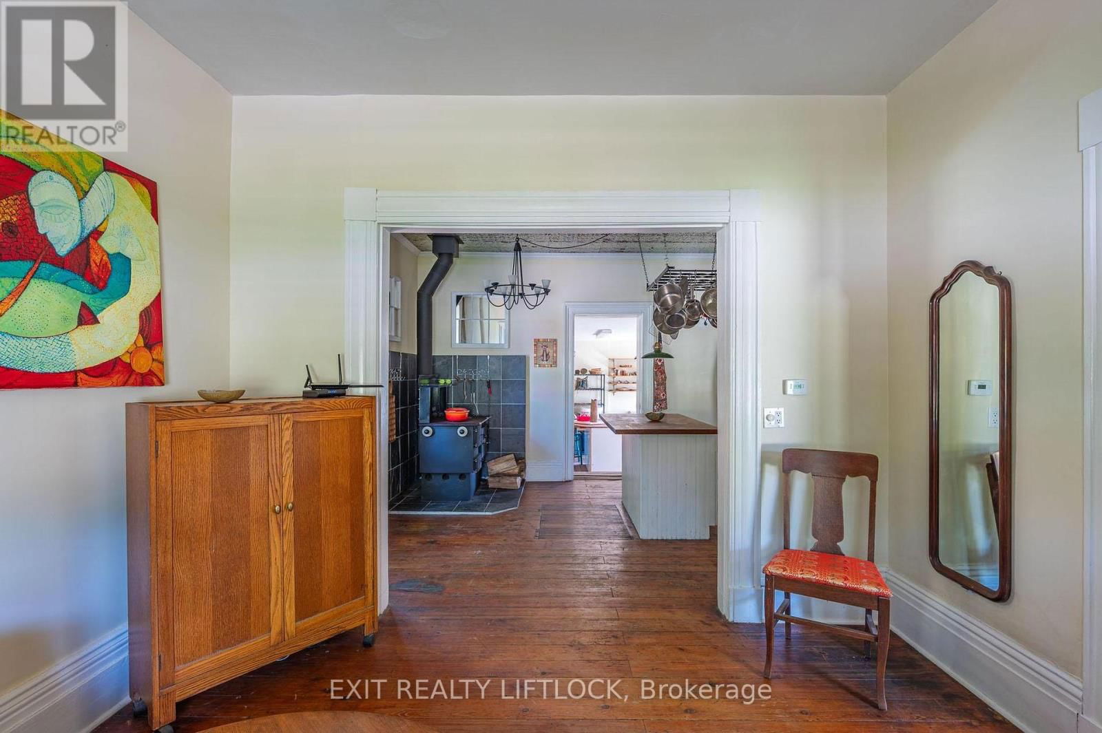 352 MARK STREET Image 11