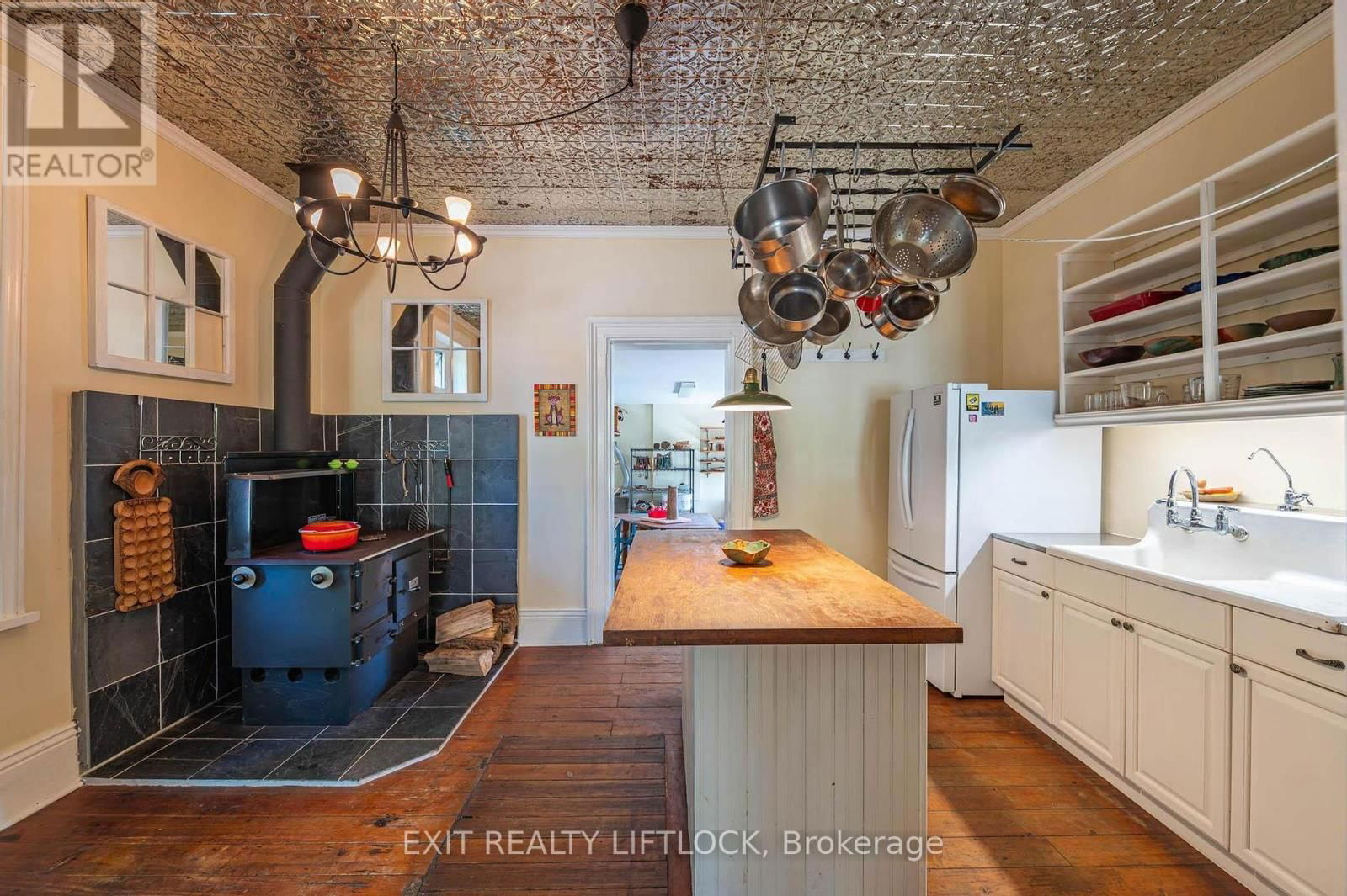 352 MARK STREET Image 16