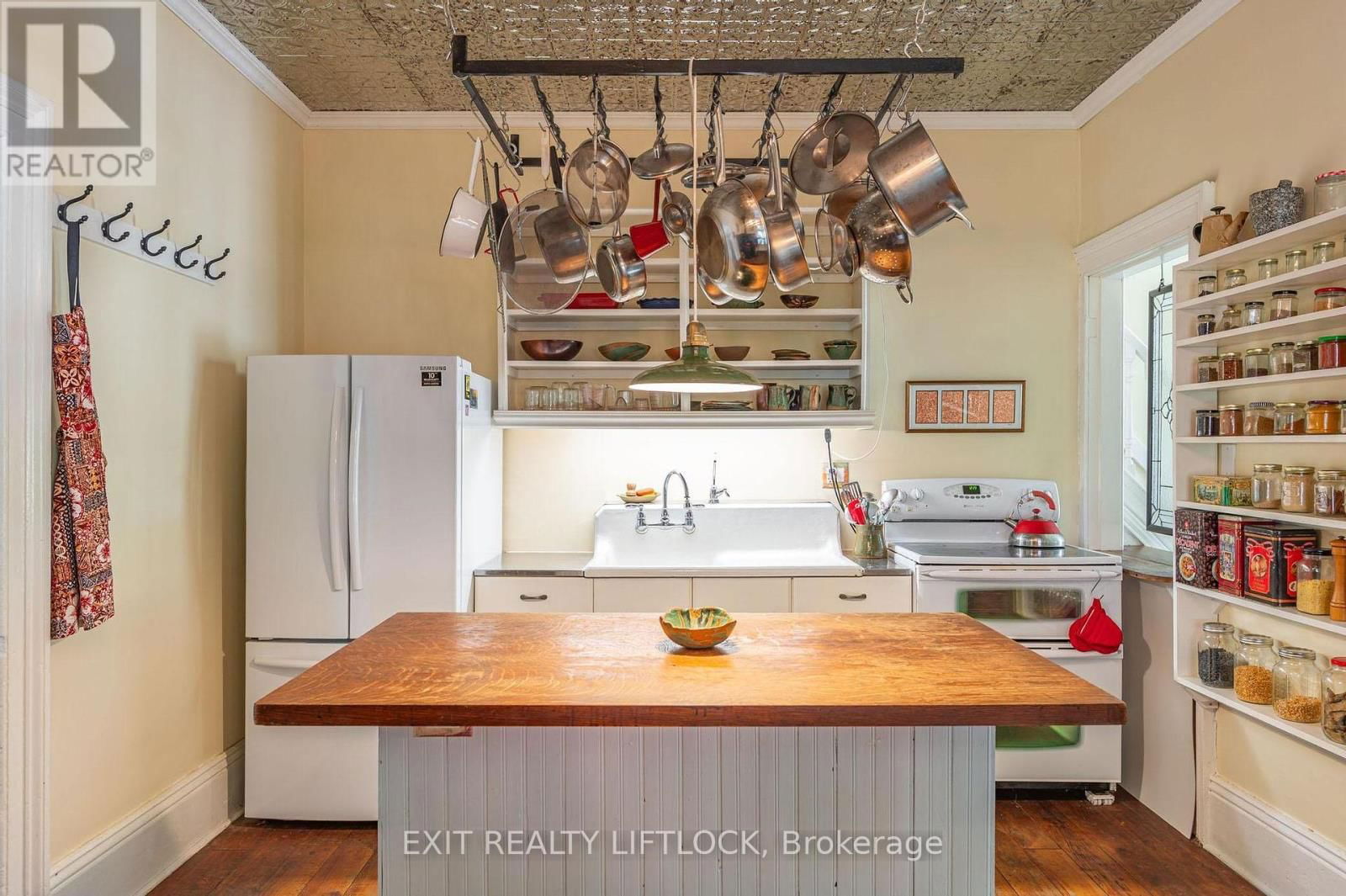 352 MARK STREET Image 17