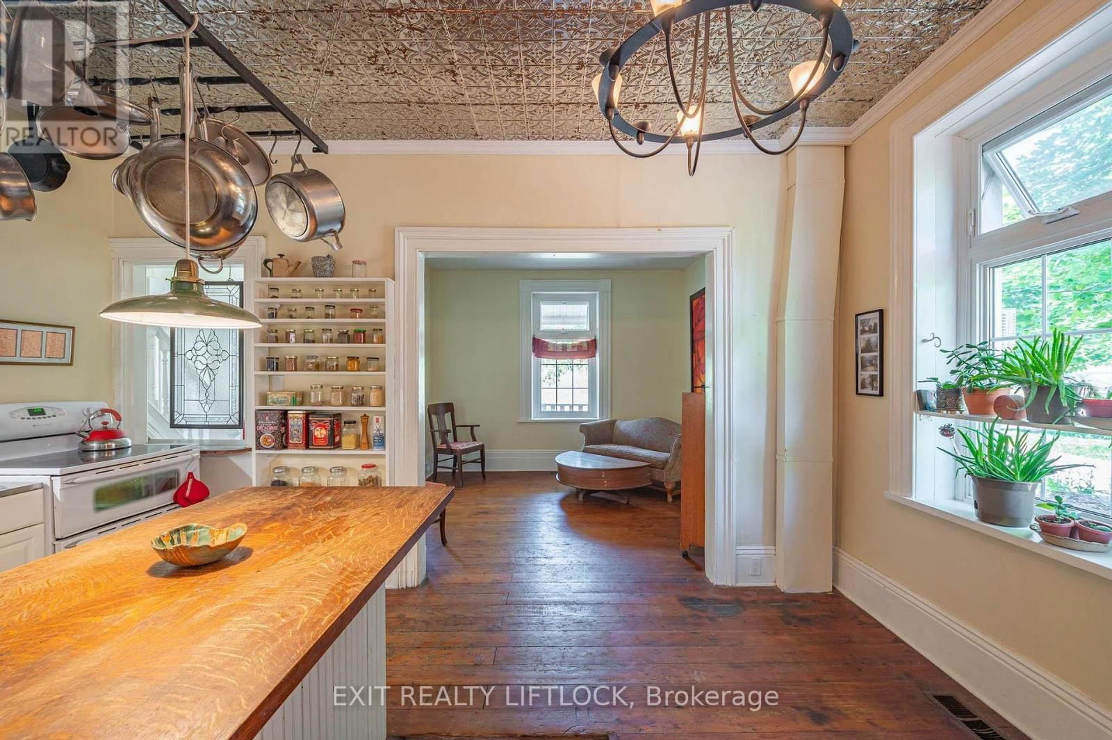 352 MARK STREET Image 20