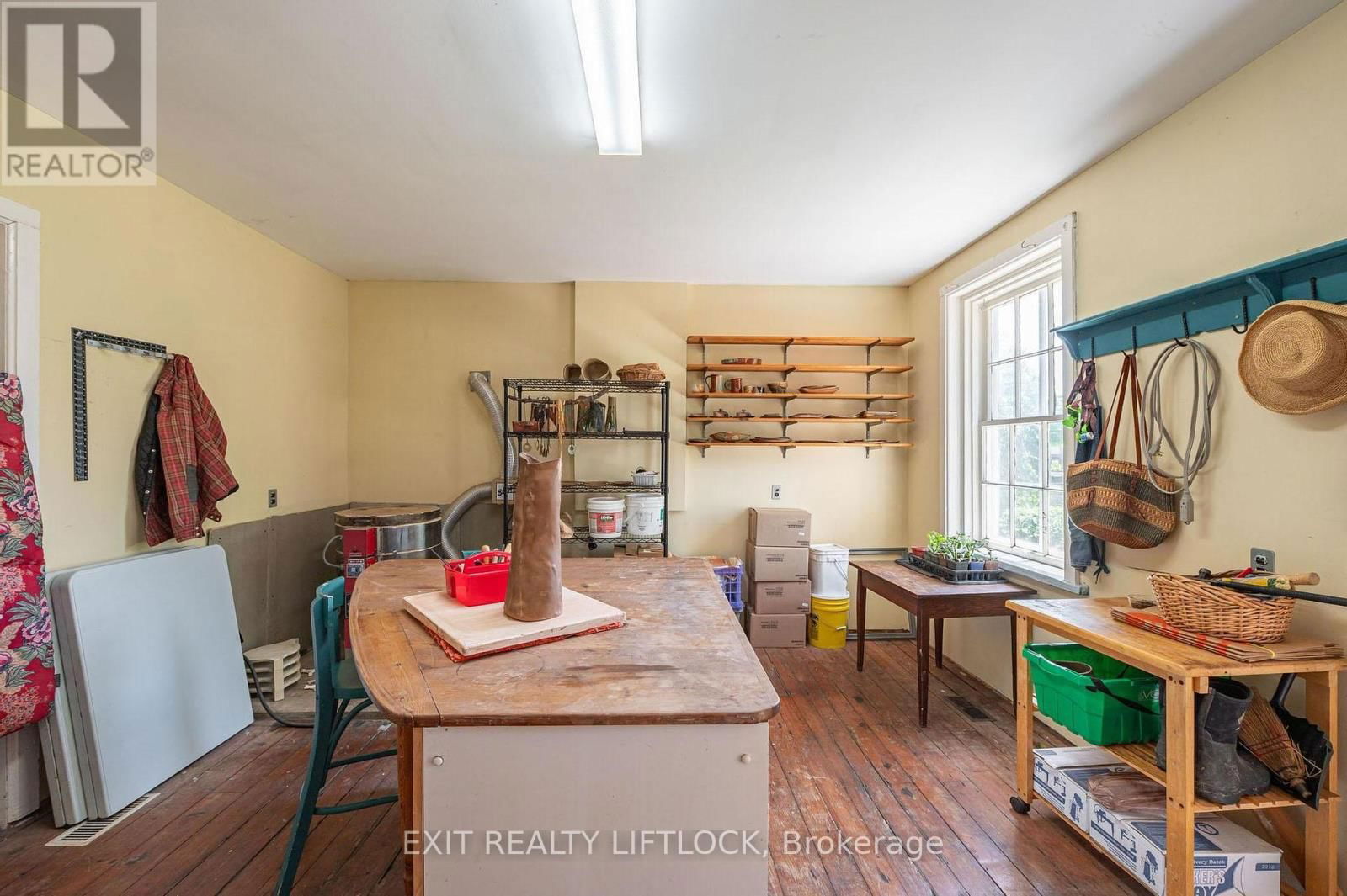 352 MARK STREET Image 21