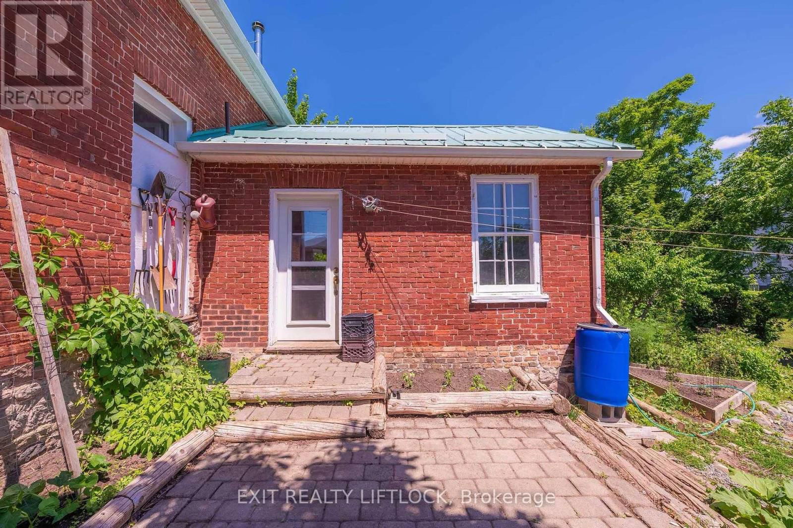 352 MARK STREET Image 24